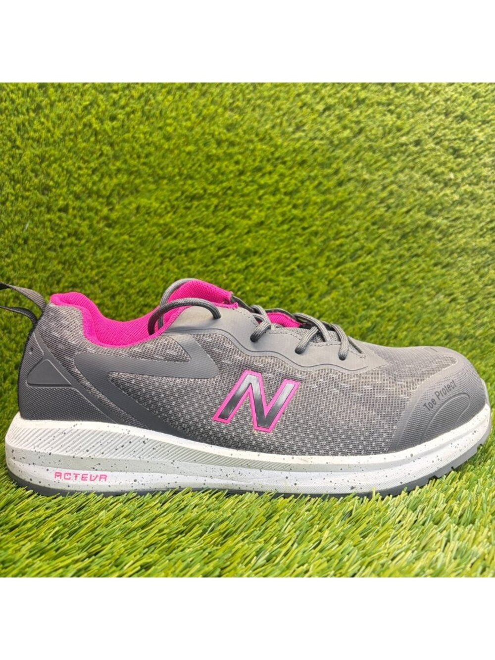 New Balance Logic Womens Size 11D Gray Pink Composite Toe Safety Work Shoes